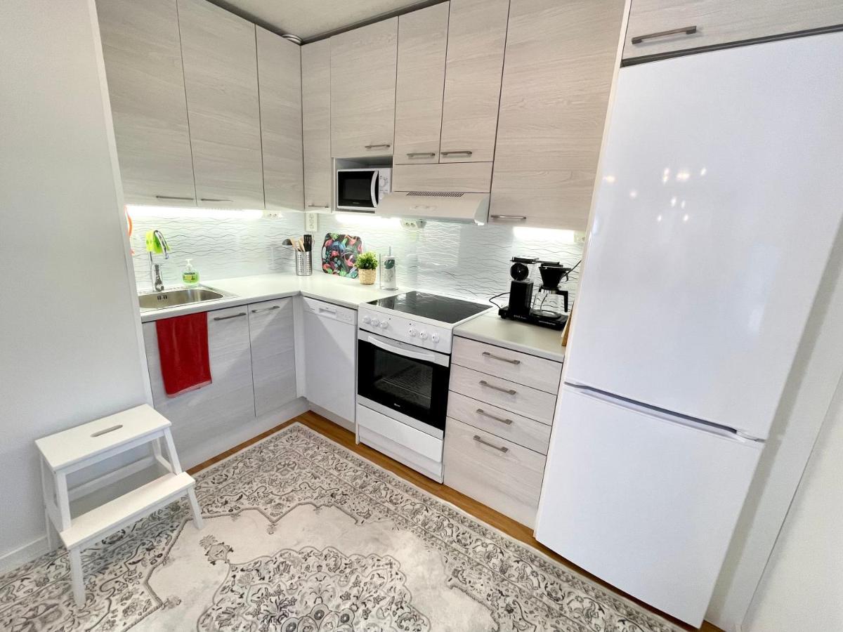 Cozy Renovated House With A Lot Of Parking Space. Apartment *
